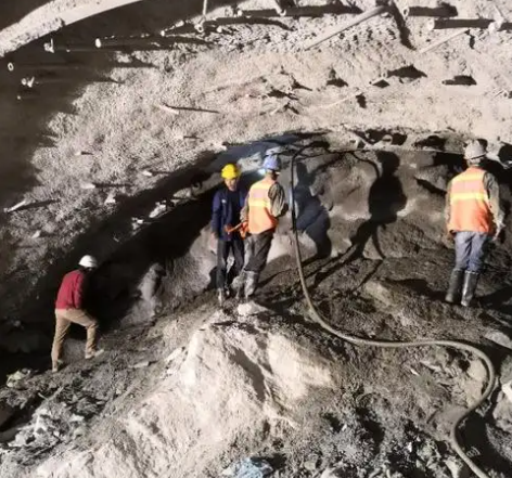 商河拱顶带模注浆料的施工流程及注意事项